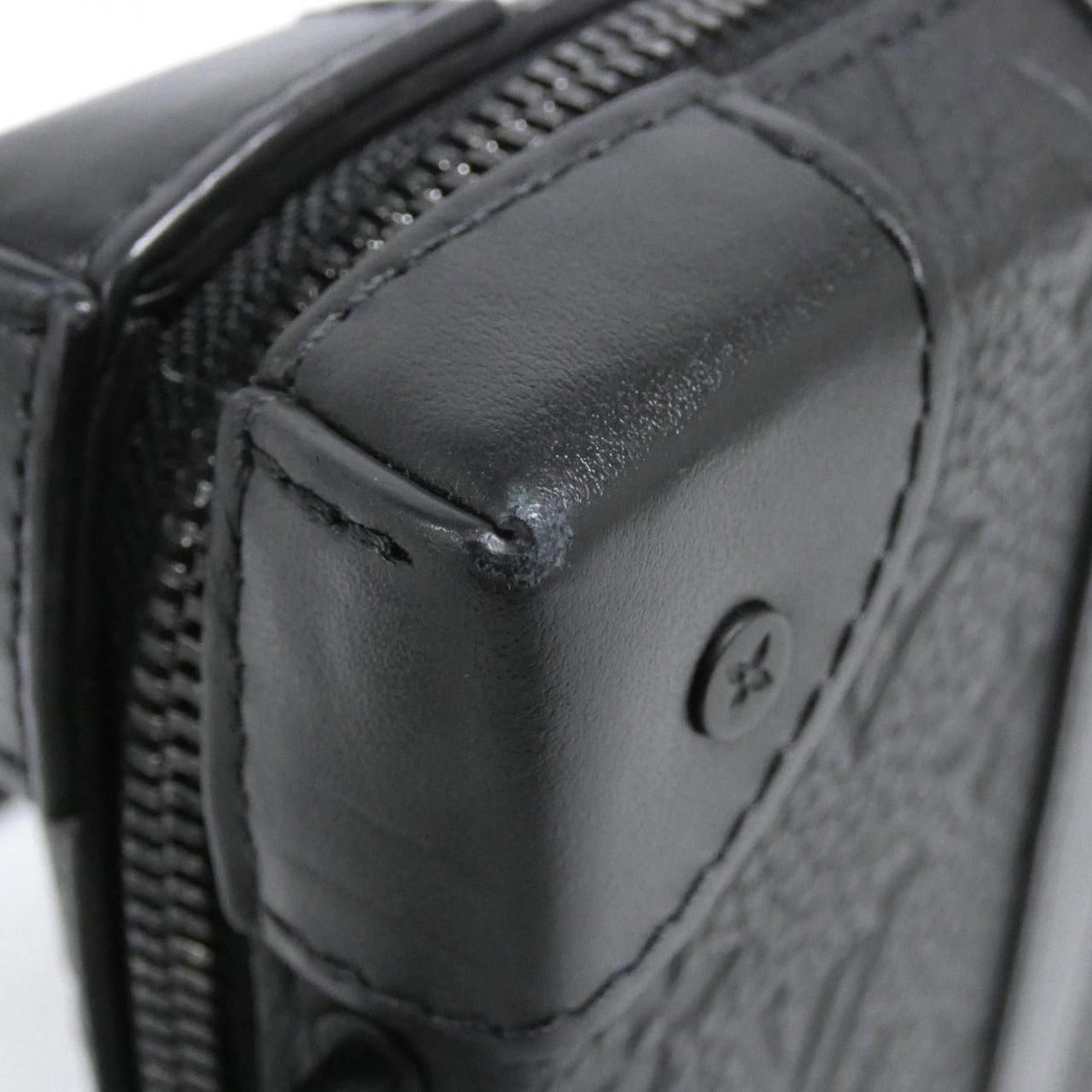 Louis Vuitton Taurillon Monogram Soft Trunk Wallet Shoulder Bag Black — view 4