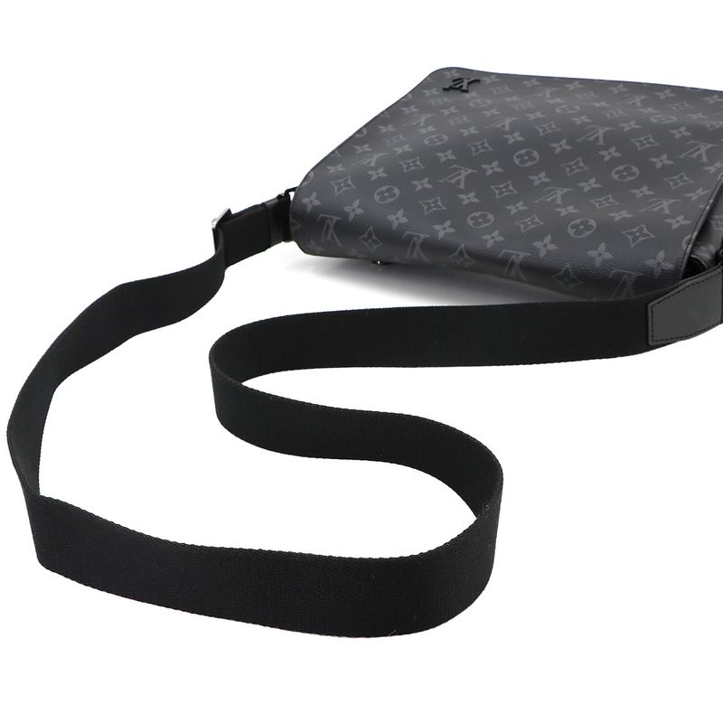 Louis Vuitton Monogram Eclipse District MM NM Shoulder Bag Black M44001 90295932