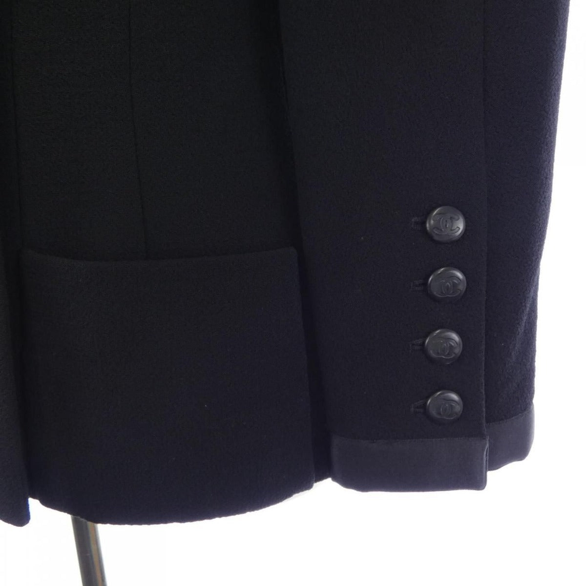 Chanel Vintage 96C Suit — view 6