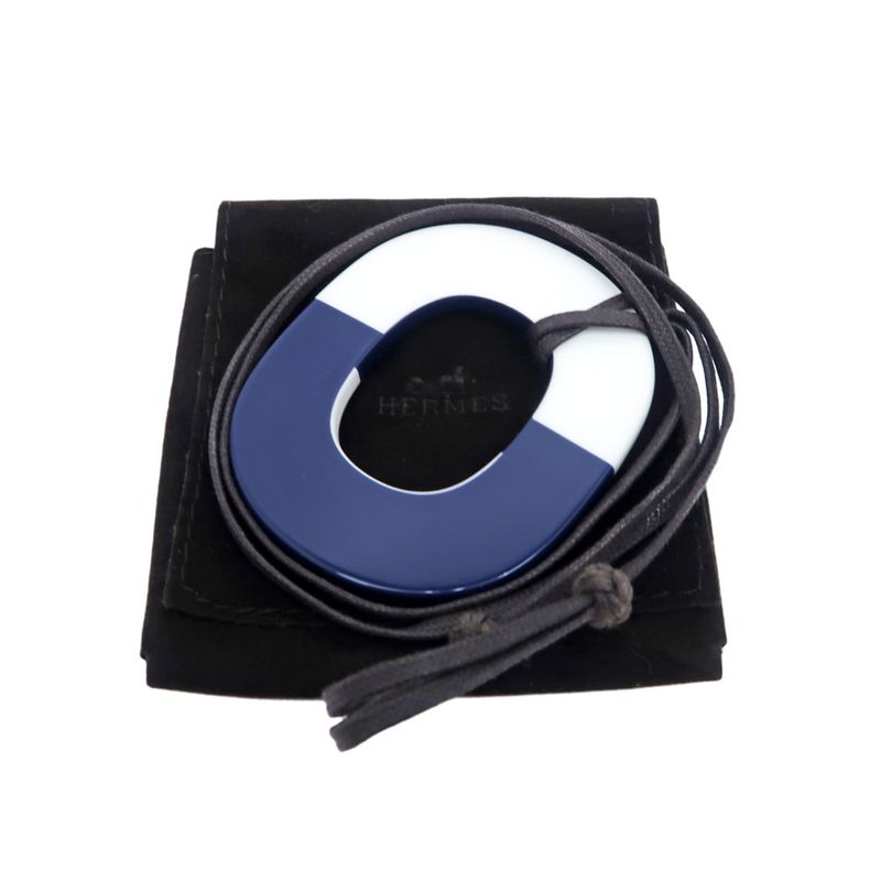 Hermes Necklace Ismu GM Lacquer- Buffalo Horn White Navy- Pendant