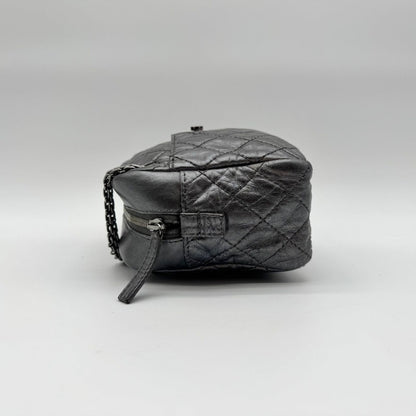 Chanel Shoulder Bag 2.55 Quilted Silver Leather Seal — view 4