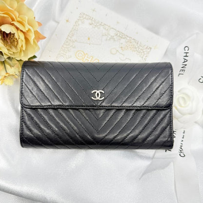 Chanel Wallet Stitch Wallet Silver