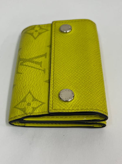 Louis Vuitton Wallet Trifold Wallet Taiga Llama Discovery Compact M67629