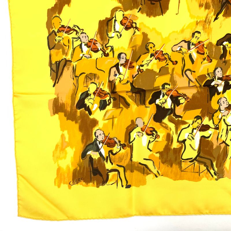 Grade Hermes Carre 90 Concerto Scarf Yellowish