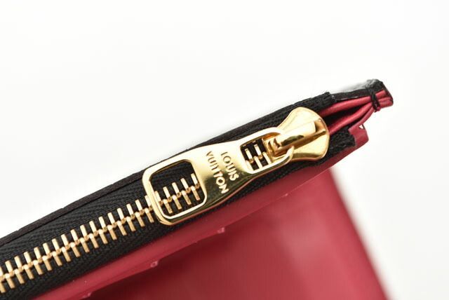 Louis Vuitton Wallet Louis Vuitton Portefeuille Capucines Compact Taurillon