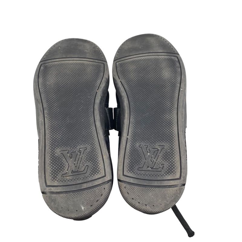 Em0441 Louis Vuitton Graphite Low Cut Sneakers Size 7 Preowned