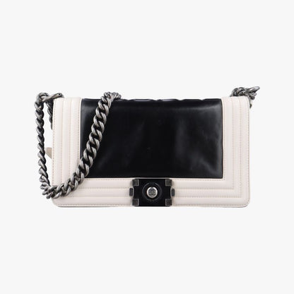 Chanel Boy Chanel Black And White Leather A66713 15641012
