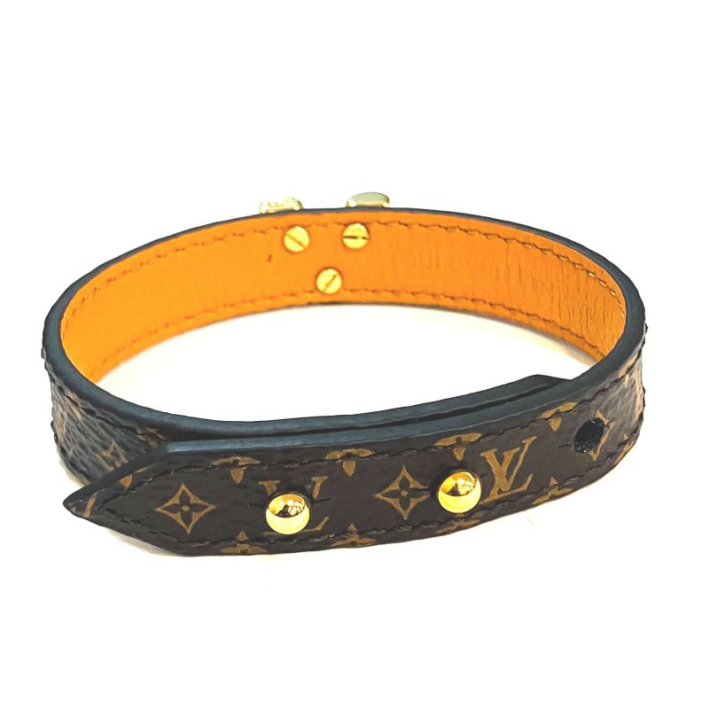 Louis Vuitton Escential V : A3140