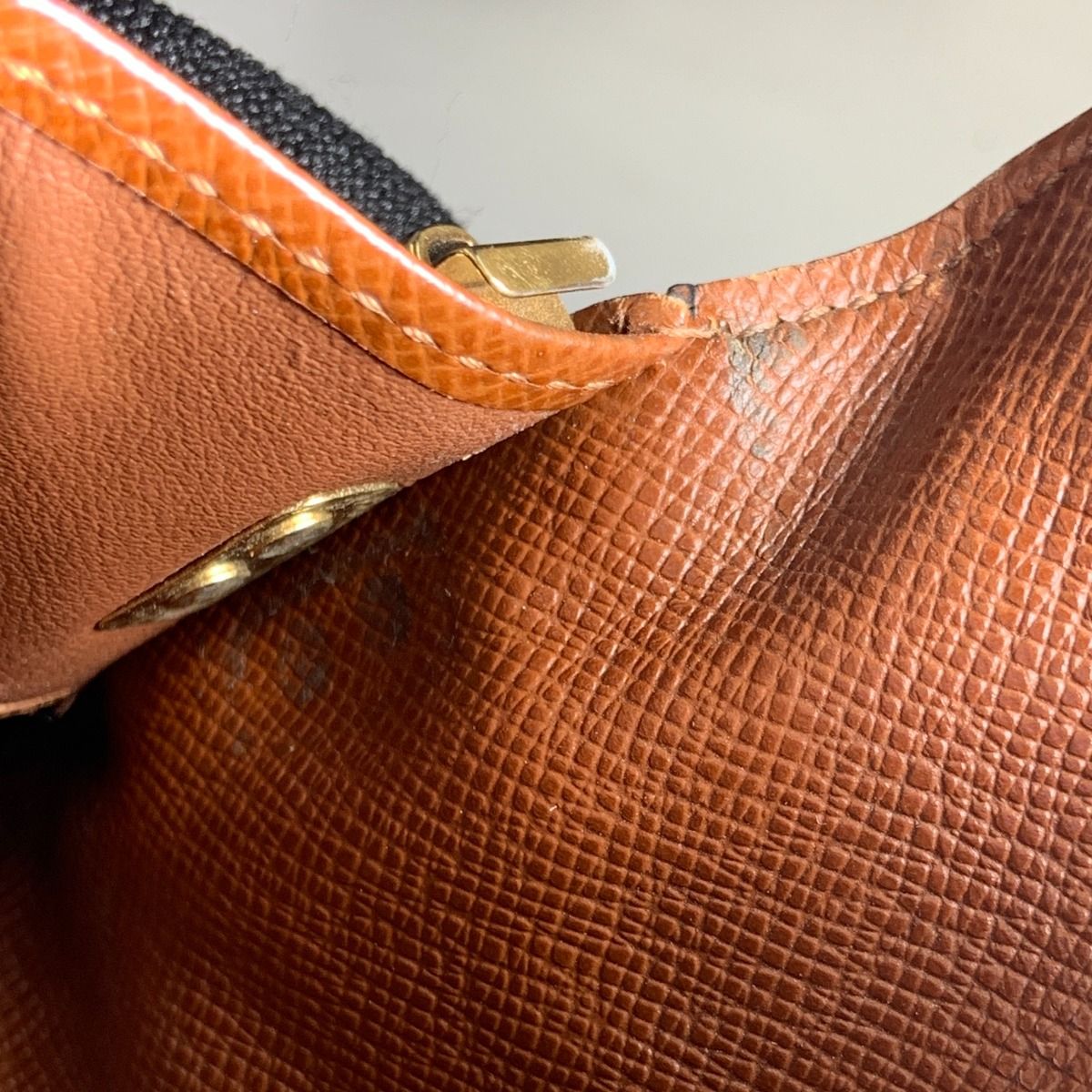 Louis Vuitton Monogram Multicles 4 Quadruple Key Case M69517 Brown Junk Item