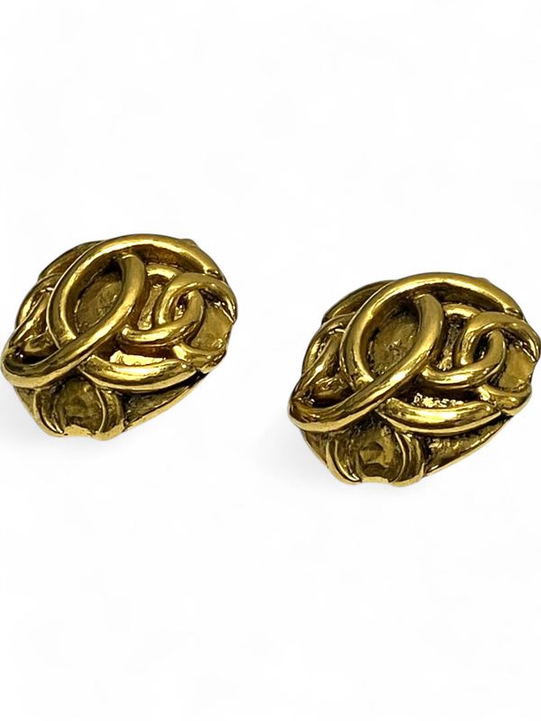 Chanel 25 Engraved 1990's Triple Coco Mark Earrings Ladies Gold