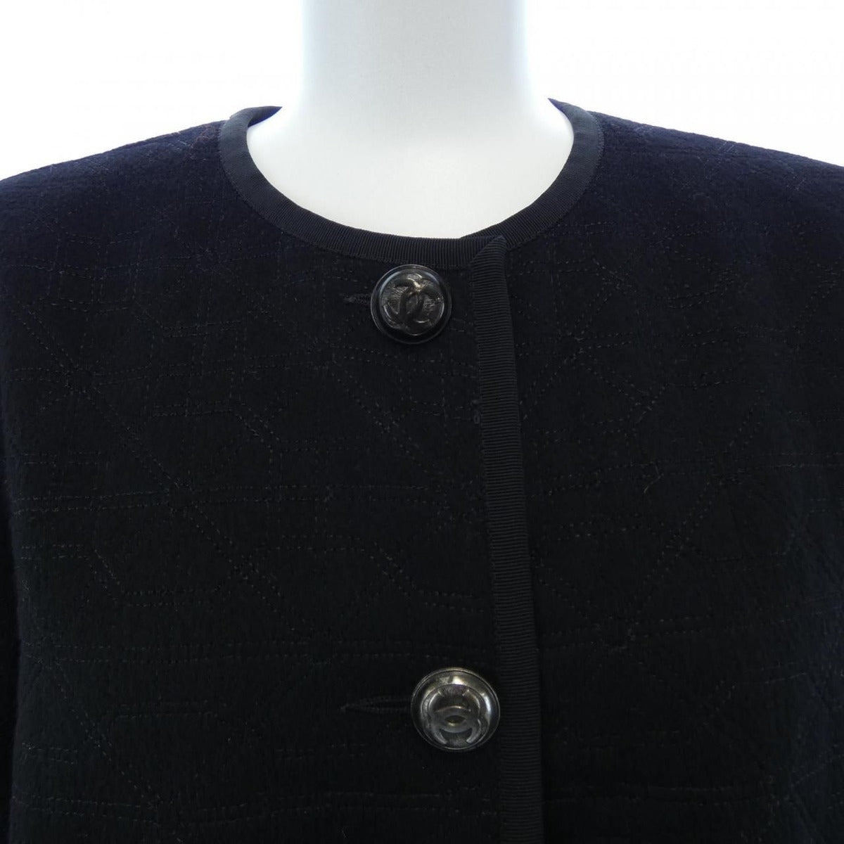 Chanel Vintage Collarless Jacket — view 4
