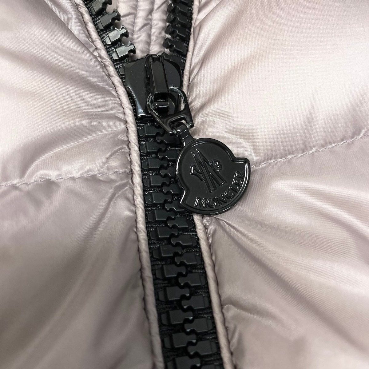Moncler Akylina Doudoune Legere Down Jacket Hooded Short 3/4 Sleeve Lightweight — view 10