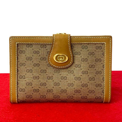 Gucci Vintage Micro GG Logo Pattern Leather Clasp Bifold