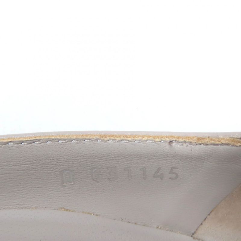 CHANEL G31145 Coco Mark Chain Decoration Round Toe Leather Pumps Grey Silver