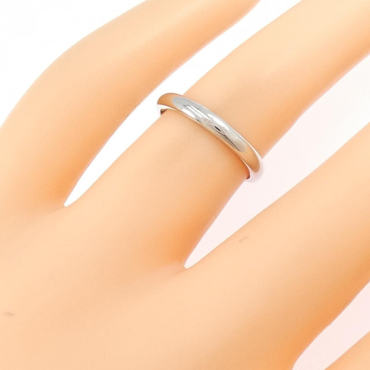 Cartier Wedding Ring — view 5