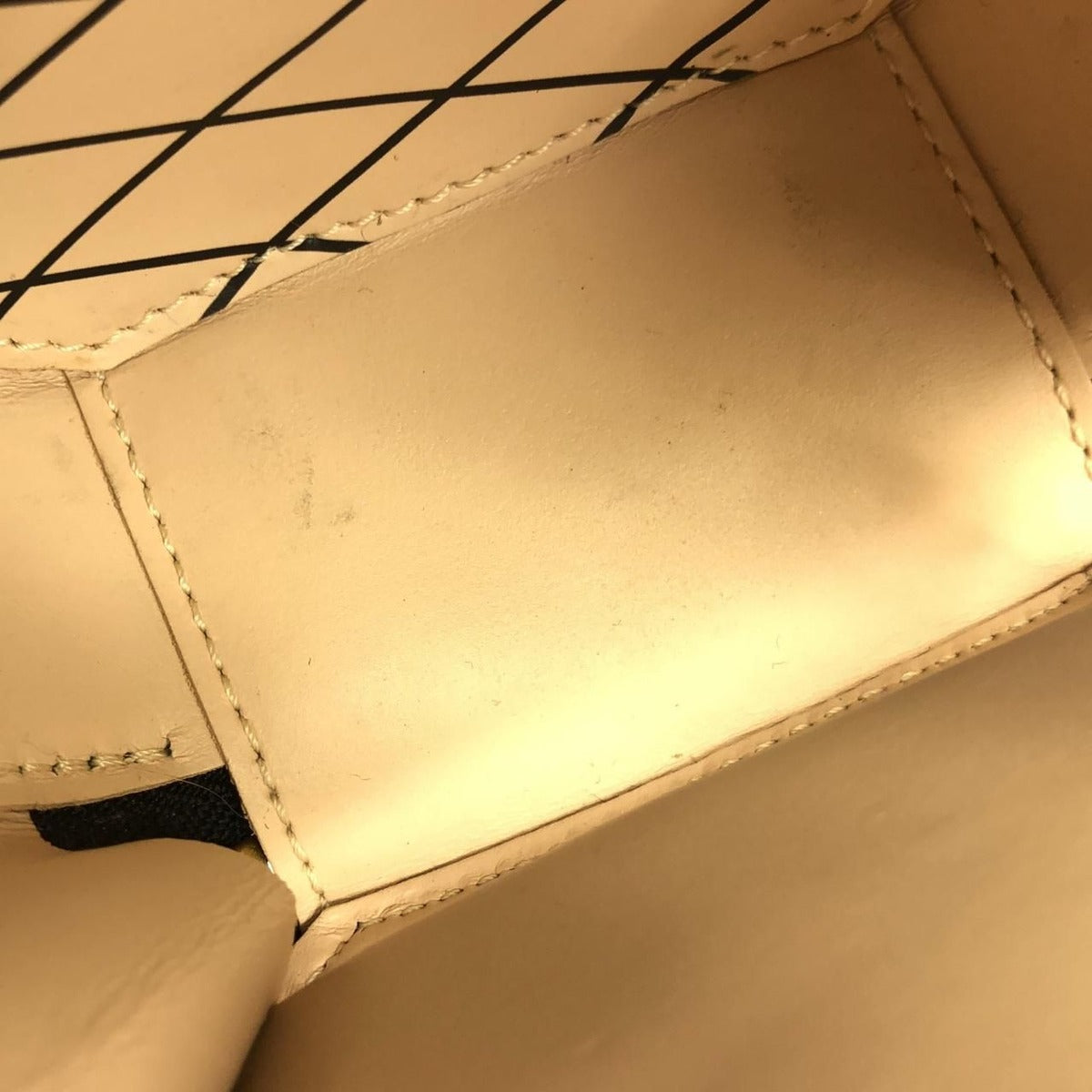 Louis Vuitton Monogram Reverse Mini Boite Chapeau Shoulder Bag — view 8