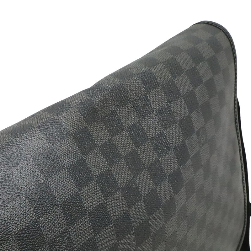 Louis Vuitton Damier Graphite Daniel GM Messenger Bag Shoulder Bag Crossbody