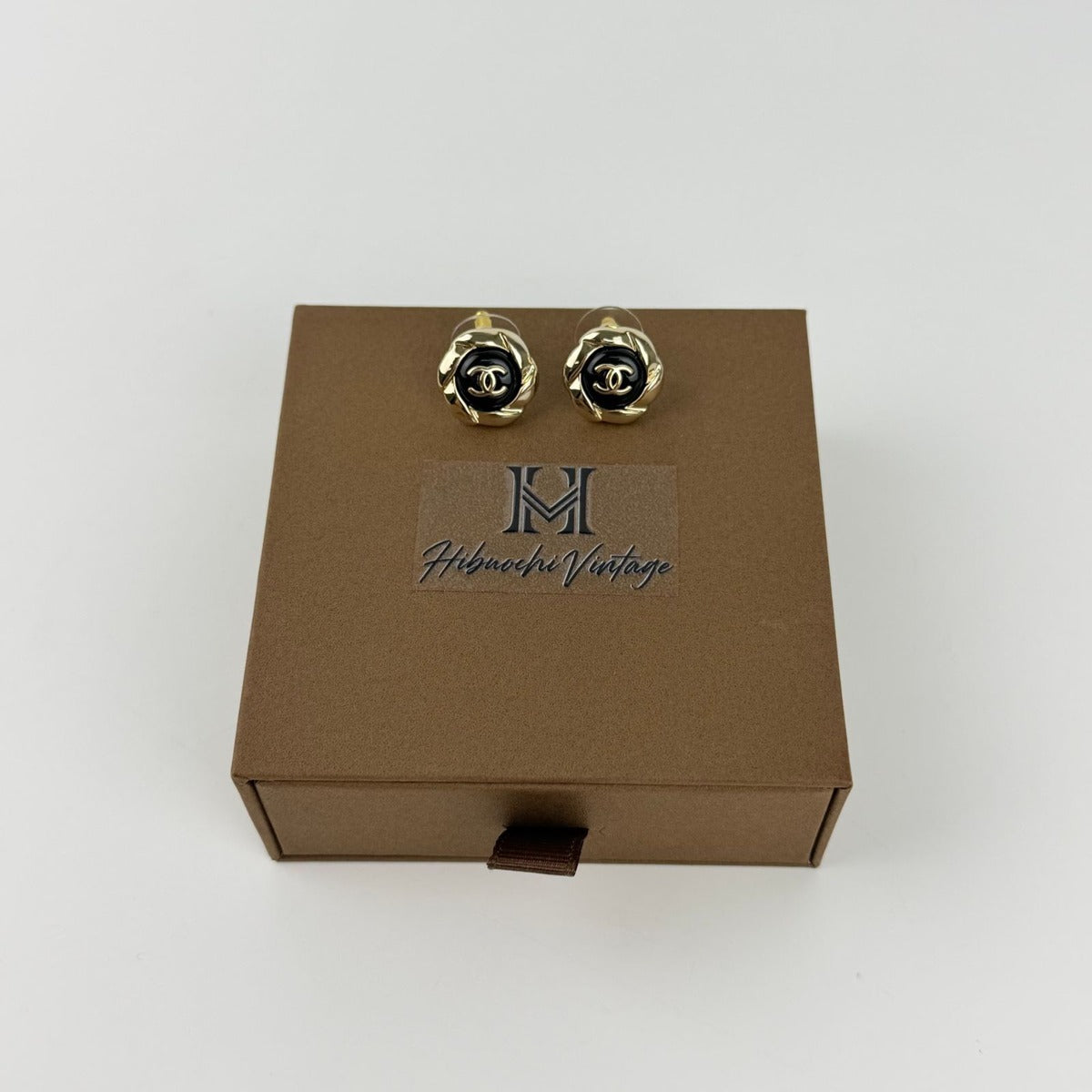 Chanel CC Logo Earrings Gold Vintage — view 2