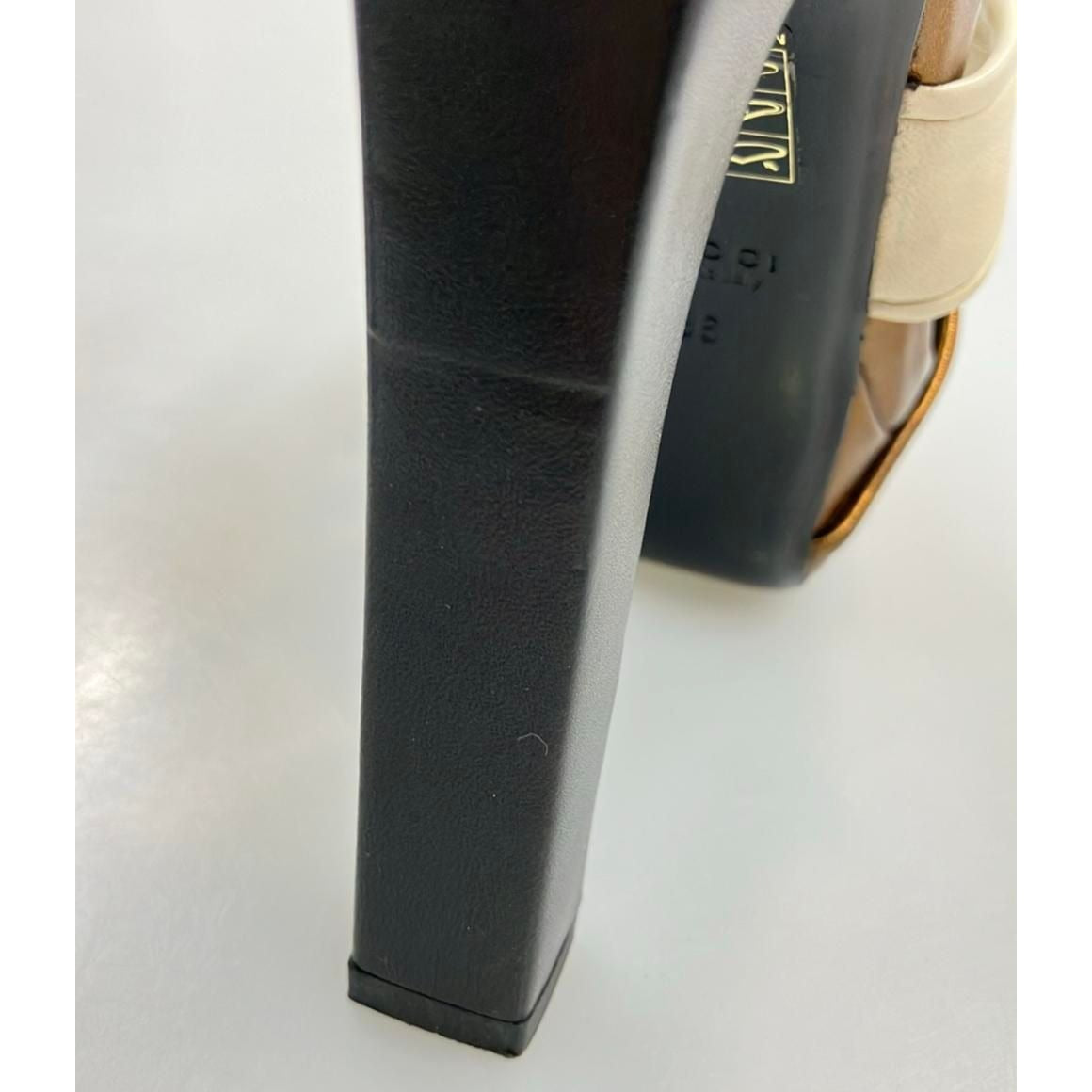 Gucci Leather Strap Sandals 36 — view 10