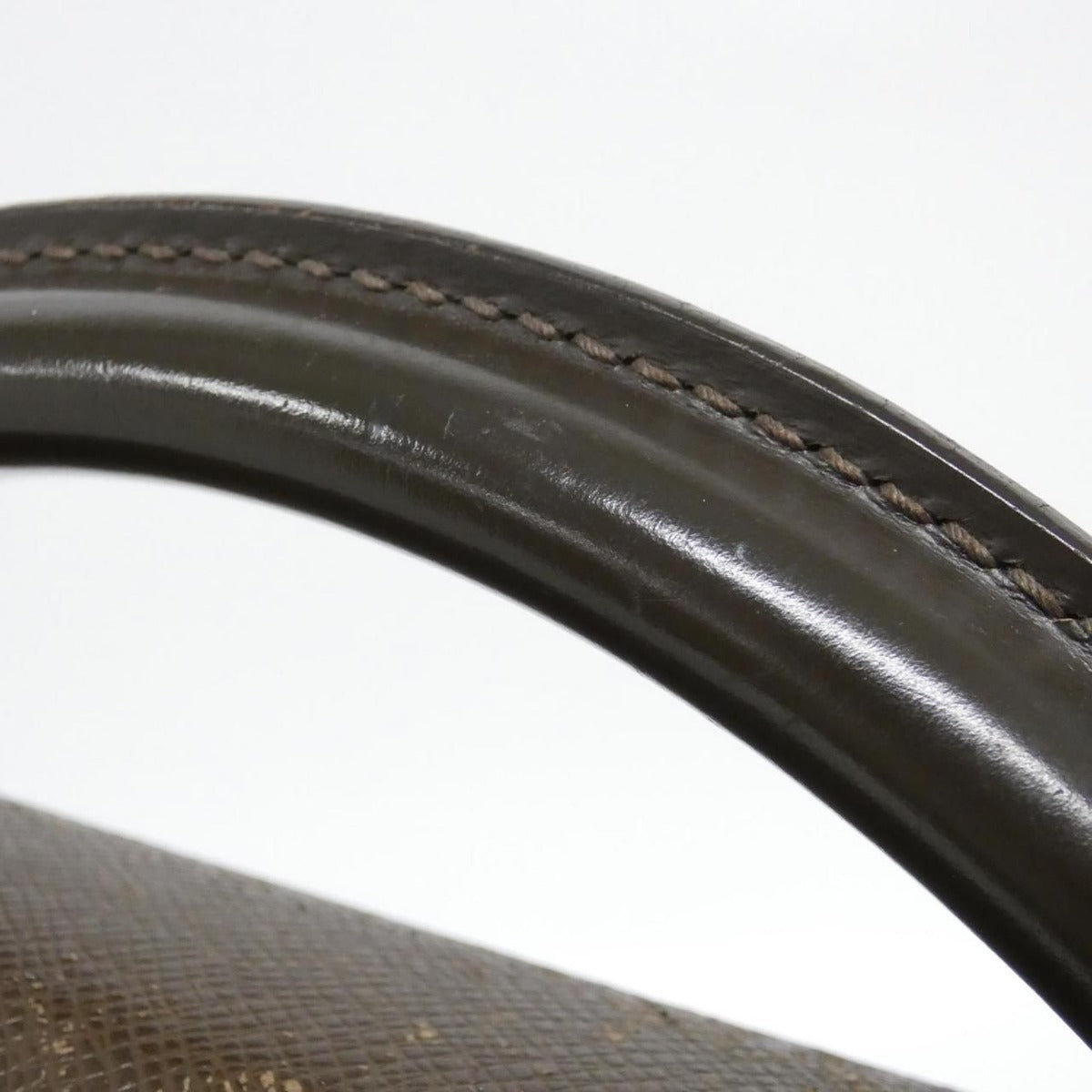 Louis Vuitton Taiga Robusto Bag Grizzly Mat — view 8