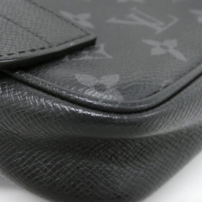 Louis Vuitton Taiga Llama Bum Bag Outdoor — view 3