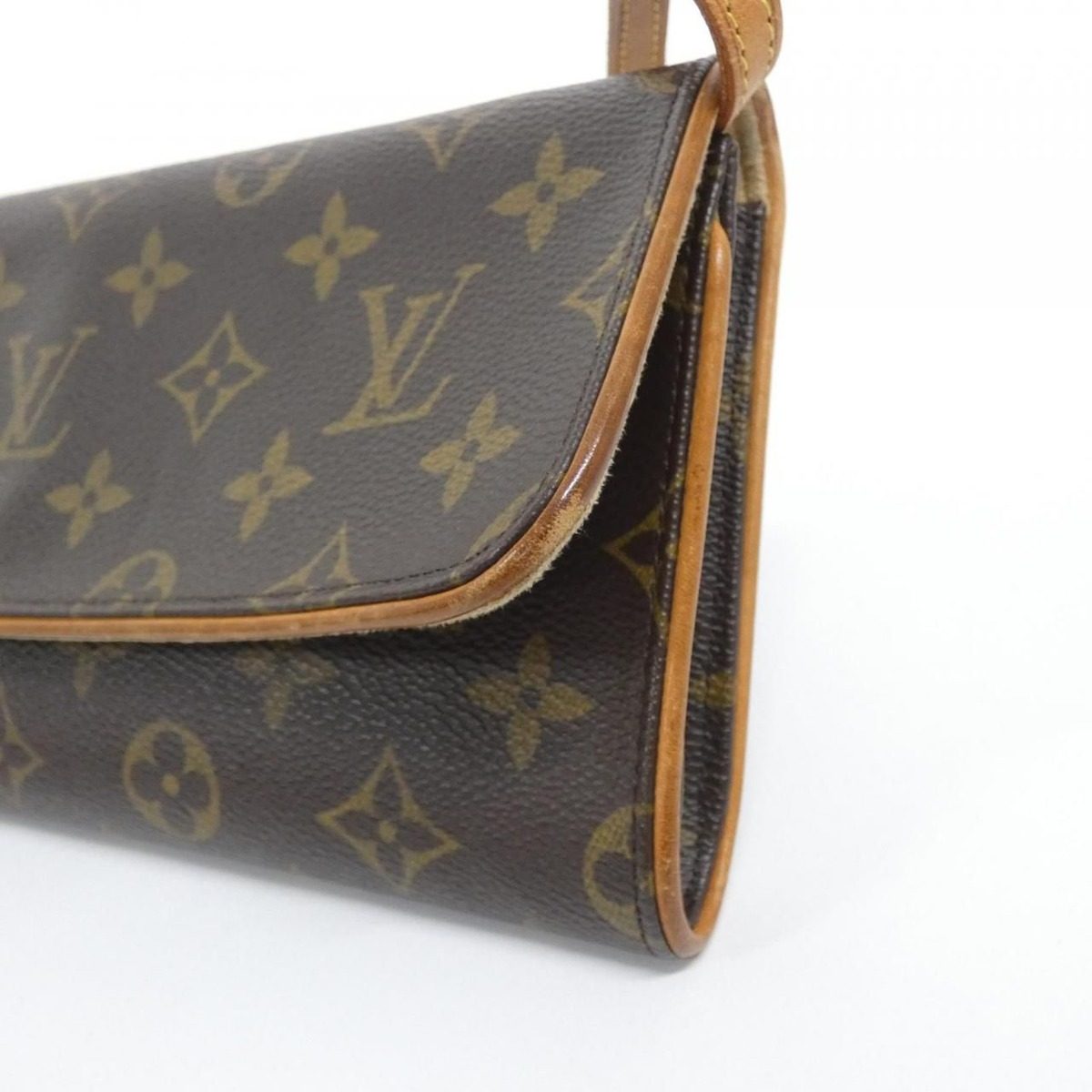 Louis Vuitton Monogram Pochette Twin GM Shoulder Bag — view 4