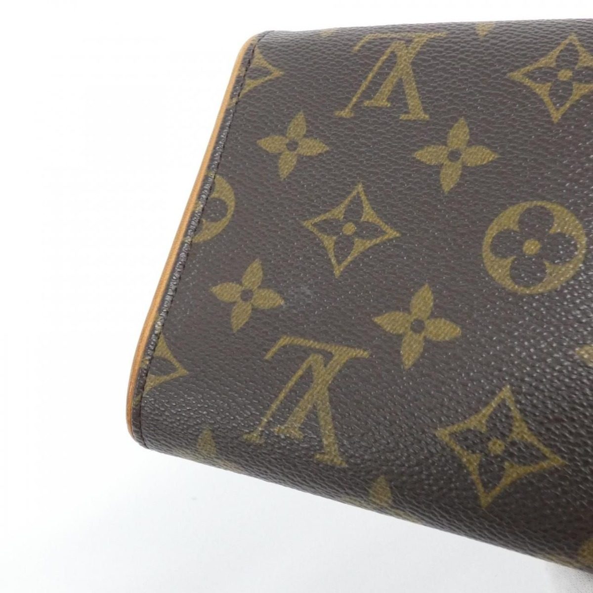 Louis Vuitton Monogram Pochette Twin GM Shoulder Bag — view 5