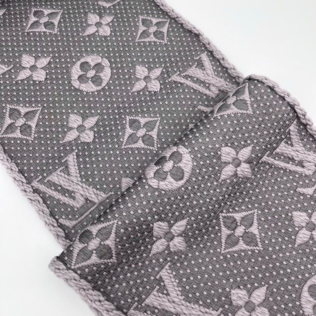 Louis Vuitton Echarpe Logo Mania Scarf Neckwear — view 9