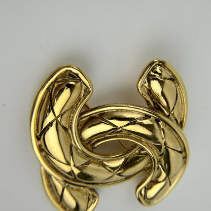 Chanel CC Logo Brooch Gold Vintage — view 6