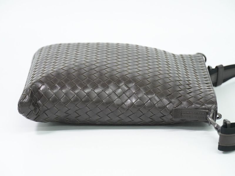 Authentic Bottega Veneta Intrecciato Shoulder Bag Pochette Leather Brown