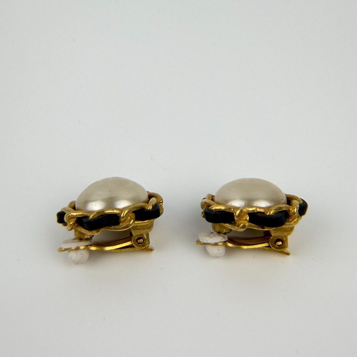 Chanel CC Logo Earrings Chain Faux Pearl Gold Vintage — view 3