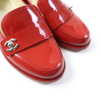 CHANEL G30708 Round Toe Patent Leather Loafers With Coco Mark Hardware Red