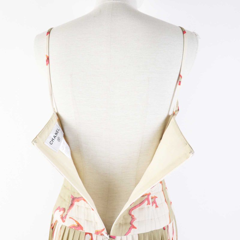 CHANEL Vintage 00S P15722 Gabrielle 100% Silk Face/face Pattern With Coco Mark