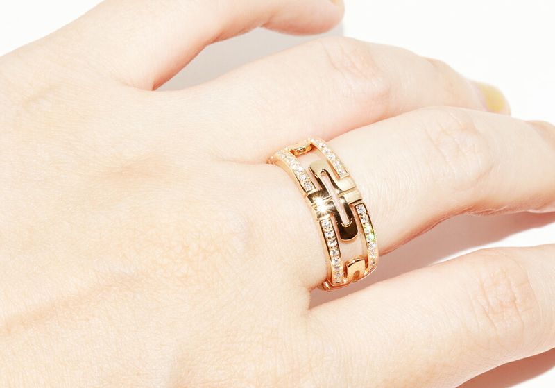 Bulgari Ring 18K Yellow Gold Diamond Open Work Parentesi Ring