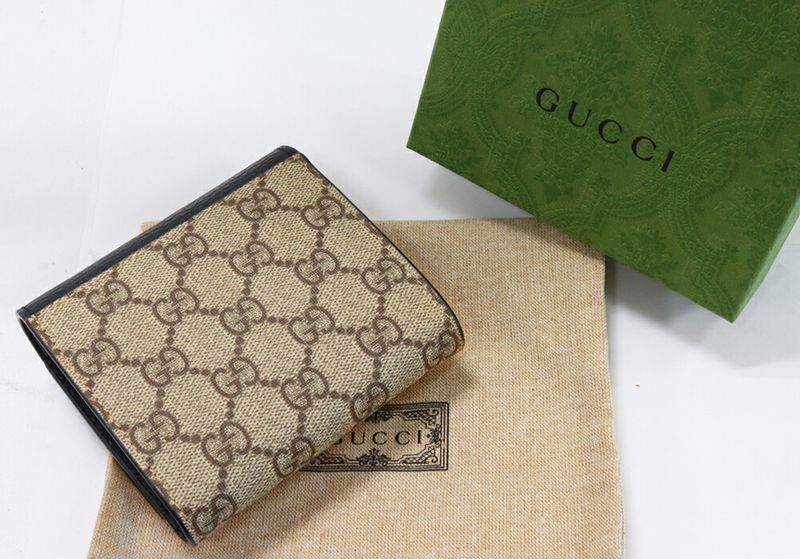 Gucci L Shaped Zipper Fold Wallet With Coin Purse GG Supreme Bi-color Medium