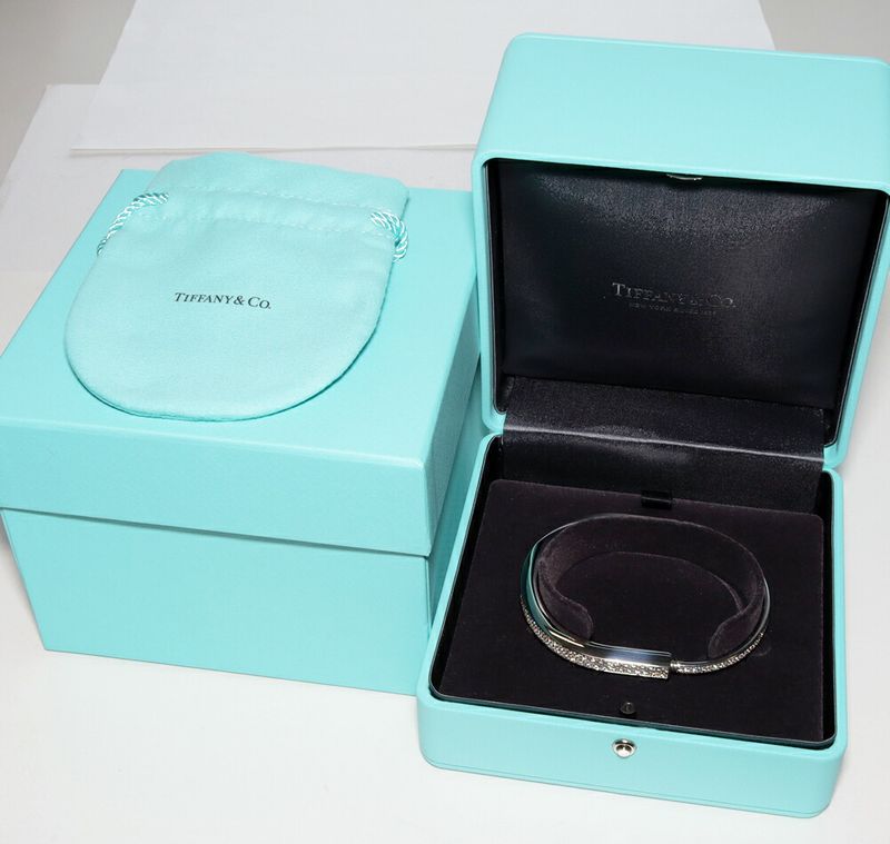 Tiffany & Co Bracelet Bangle 18K White Gold Diamond 557ct Lock Bracelet Extra