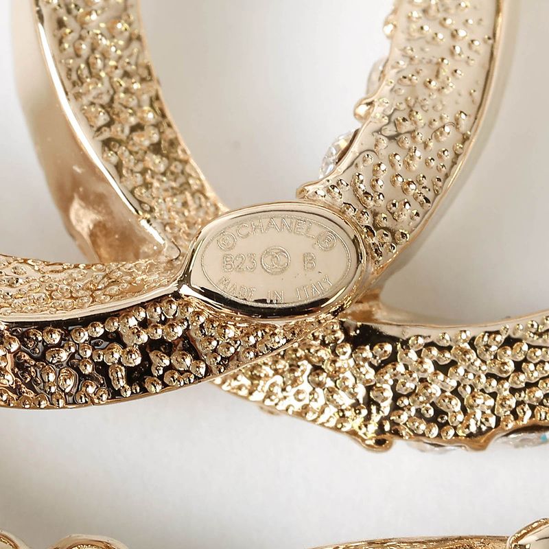 Chanel Brooch Gold