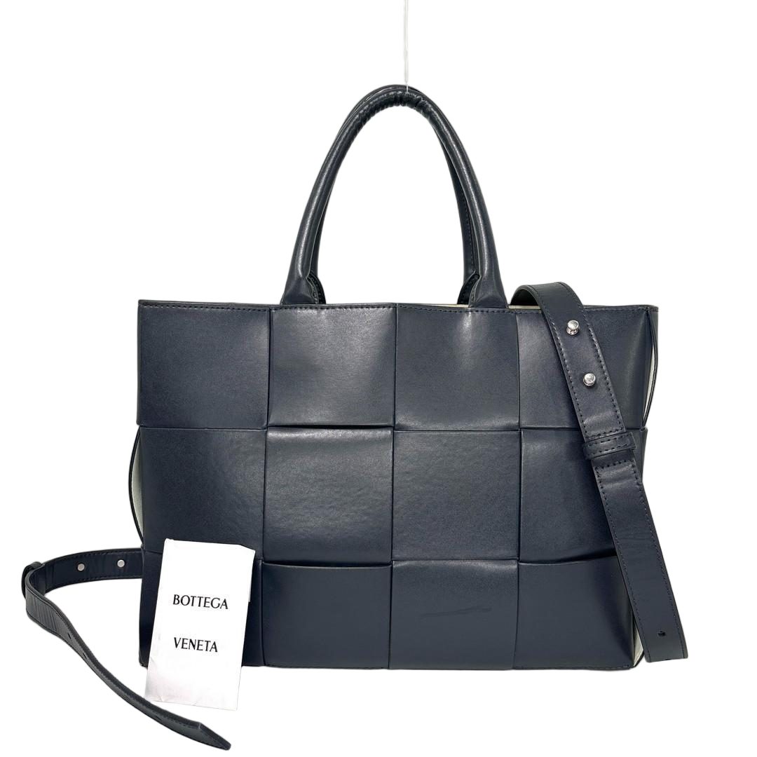 Bottega Veneta Super Maxi Intrecciato Arco Tote