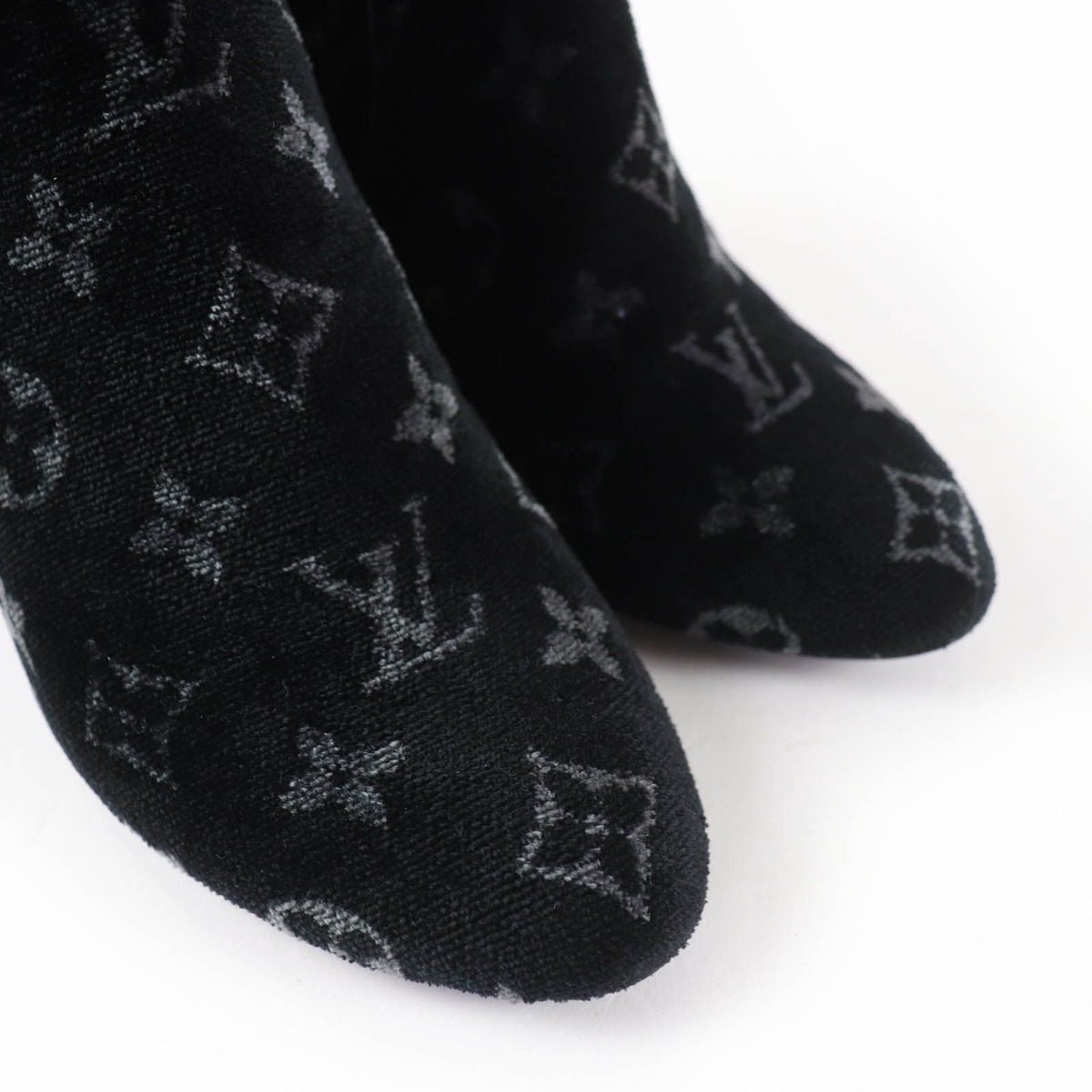 Louis Vuitton Silhouette Line Monogram Velour Short Boots Black 37.5 Handbag — view 8