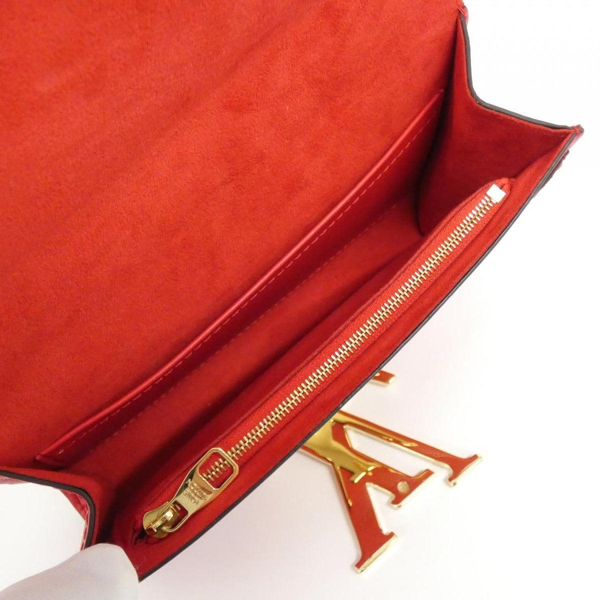 Louis Vuitton Pochette MM Shoulder Bag Rouge — view 8