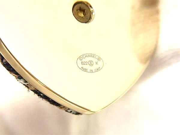 Chanel B22 K Coco Mark Tweed Heart Pin Brooch Pin Badge Accessories