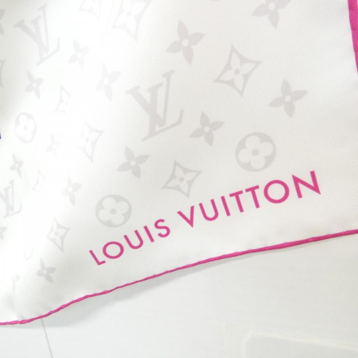 Louis Vuitton Carre Super Flat Scarf — view 2