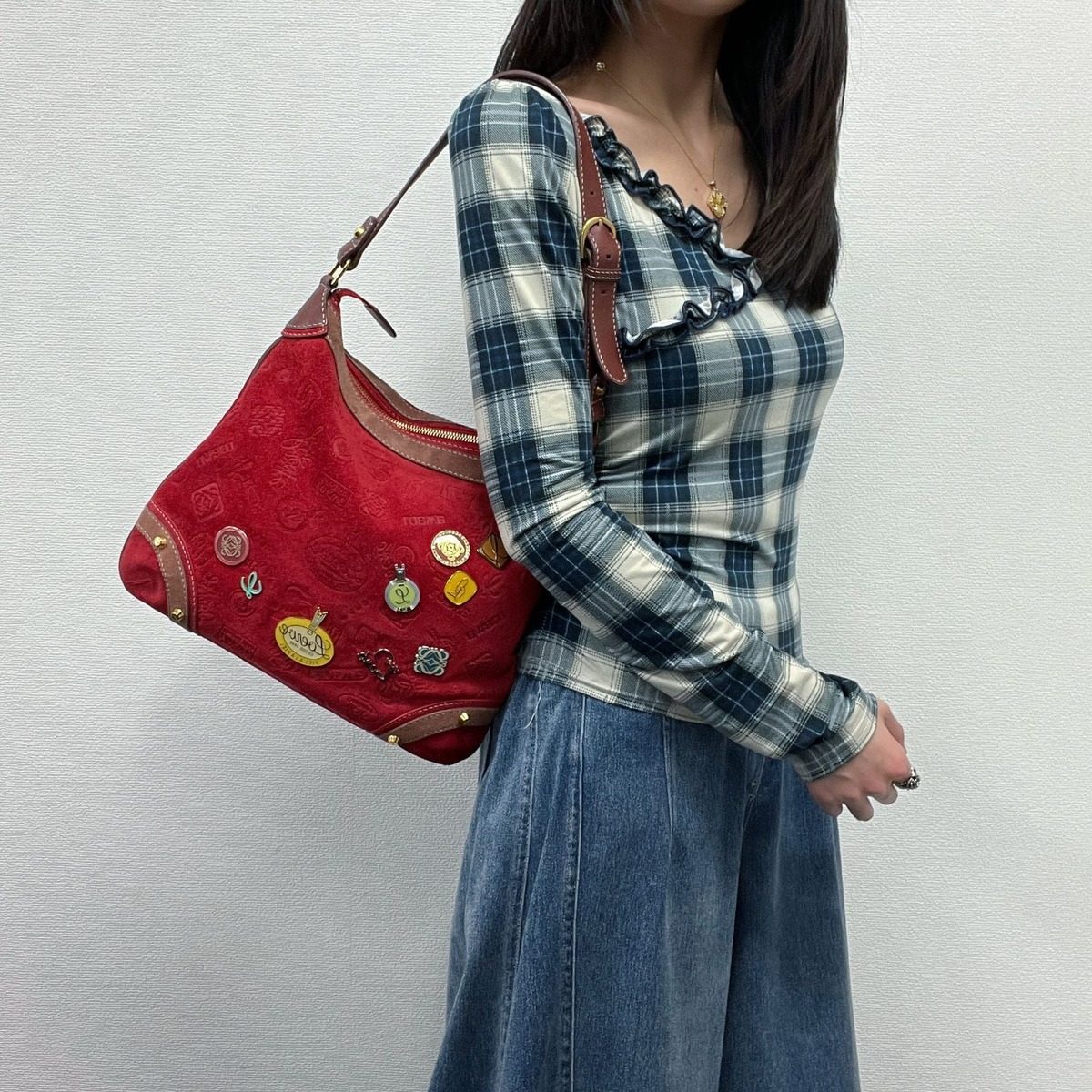 Loewe Anagram Anniversary Limited Shoulder Bag Red Suede Vintage — view 2