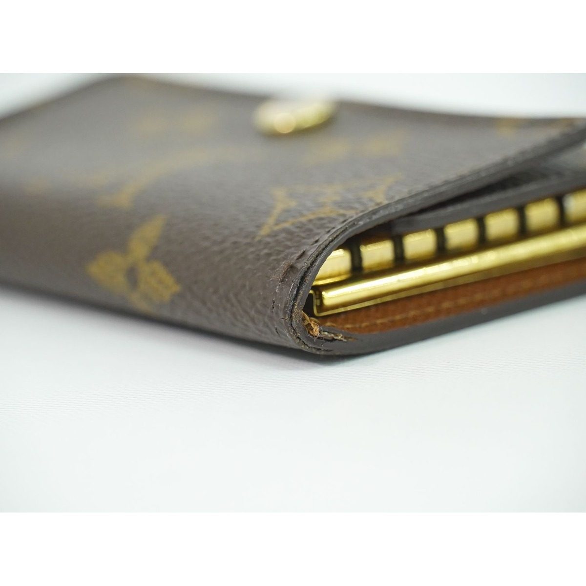 Louis Vuitton LV Multicles 6 Monogram Key Case 6 Rows Brown Key Holder — view 6