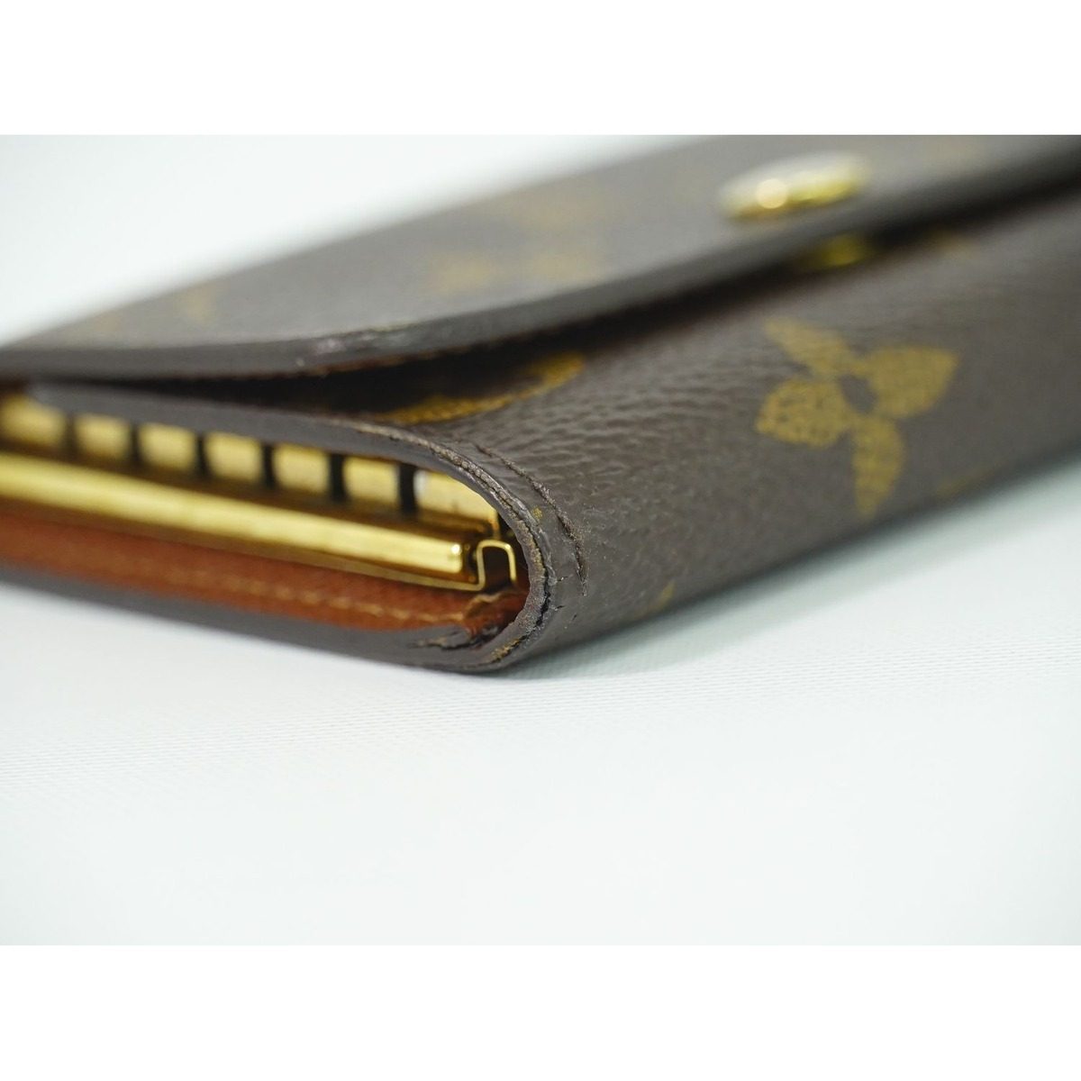 Louis Vuitton LV Multicles 6 Monogram Key Case 6 Rows Brown Key Holder — view 7