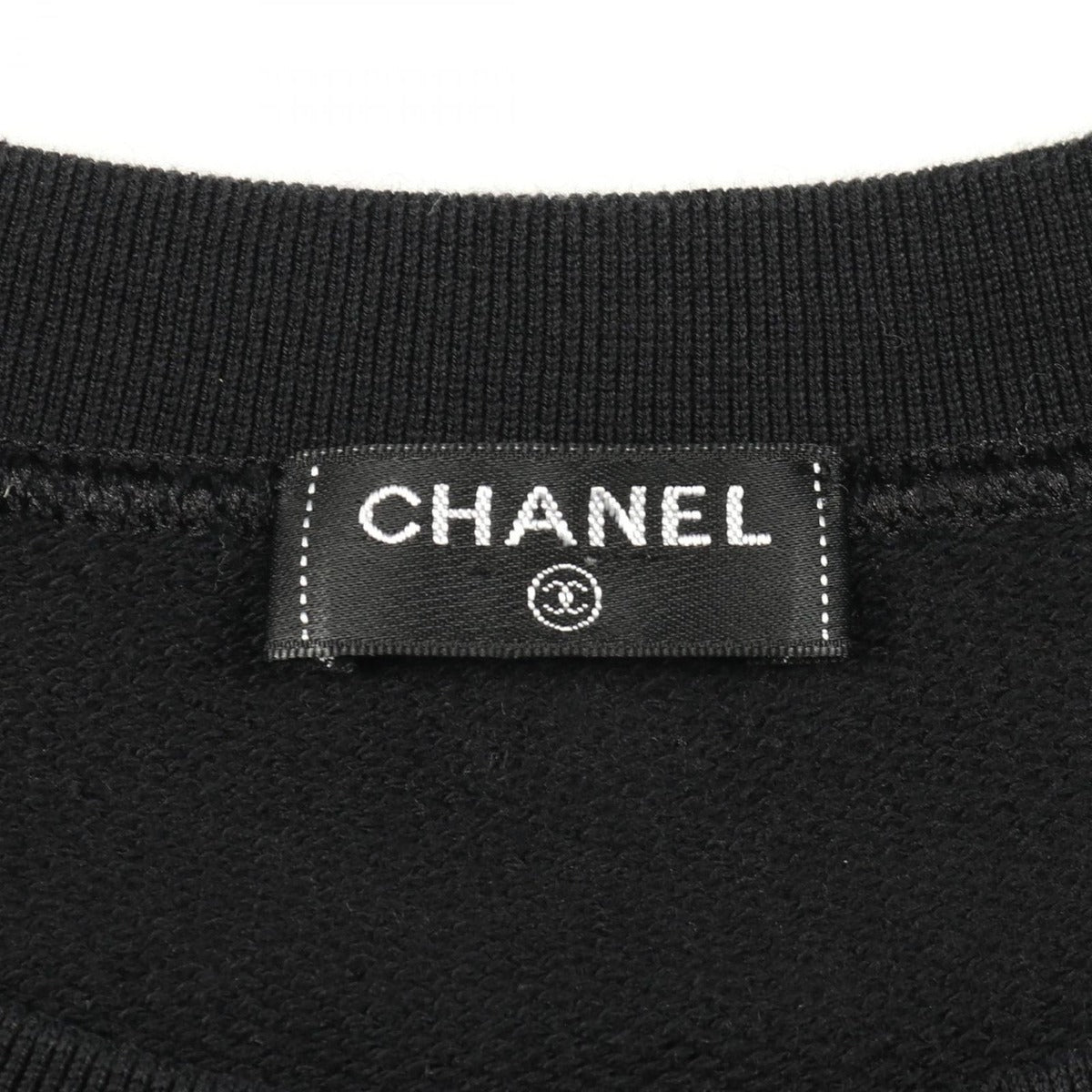 Chanel Top CC Logo 18C Cotton T-Shirt Black — view 3