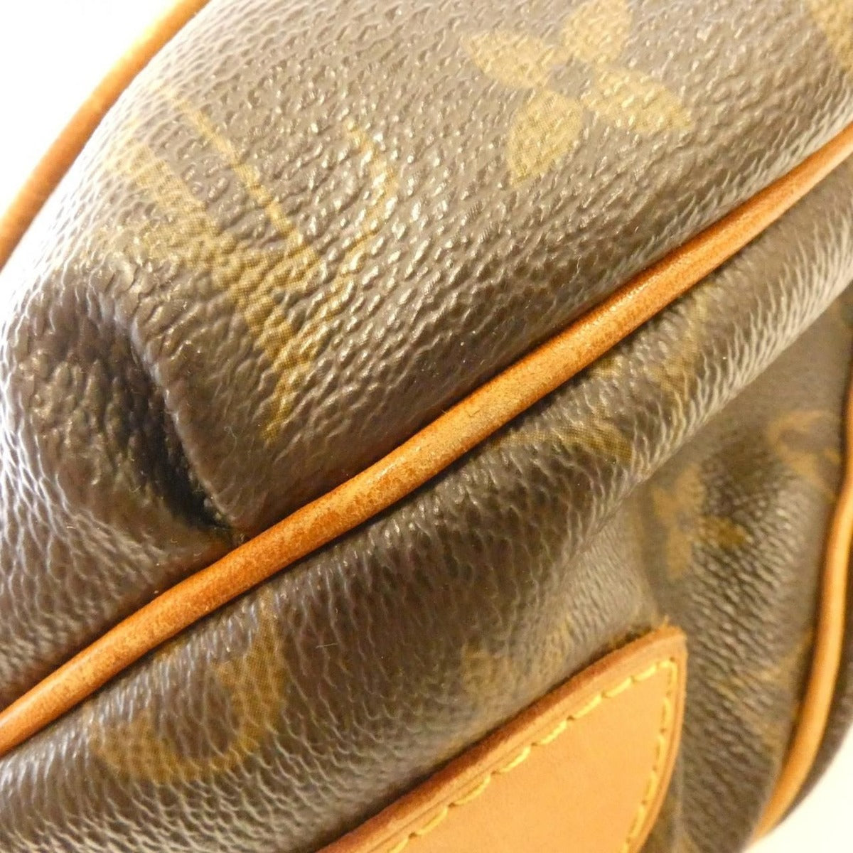 Louis Vuitton Monogram Thuram GM M40075 Shoulder Bag — view 3