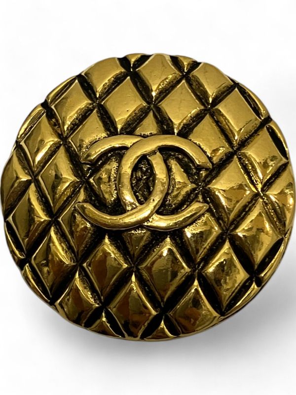 Chanel 25 Engraved 1990s Coco Mark Brooch Gold