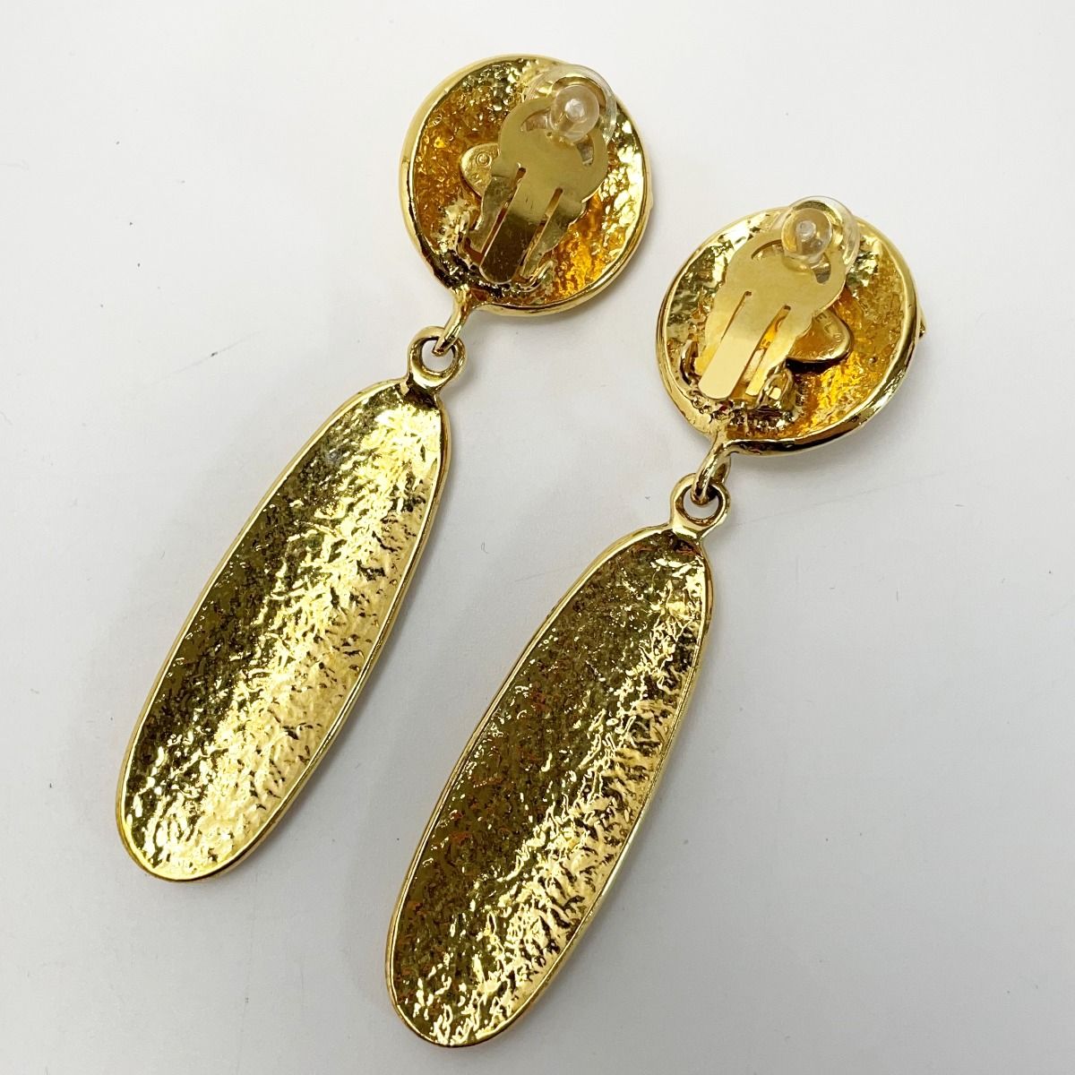 Chanel Plated Vintage Gold Accessory Earring Ladies