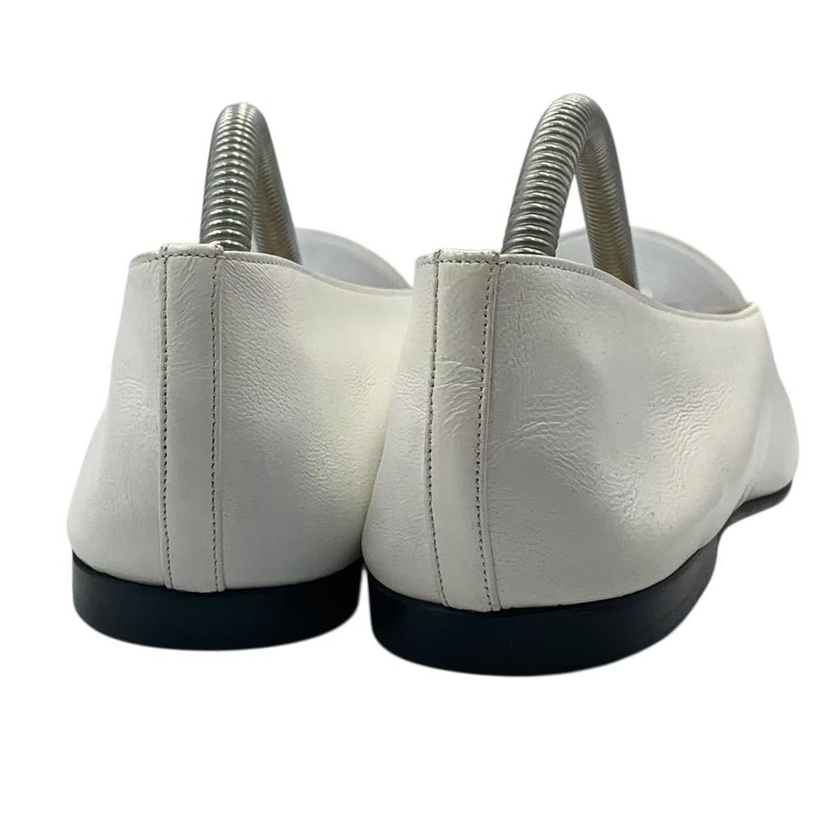 Chanel Bicolor Flat Shoes Leather White Black — view 5